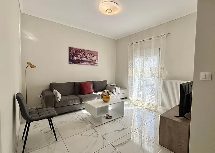 Elegant And Cozy Escape In Nikopoli *